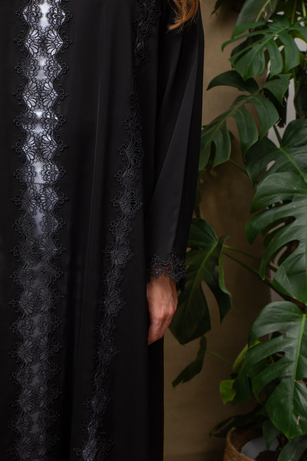 Amelia in Noir Lace Abaya