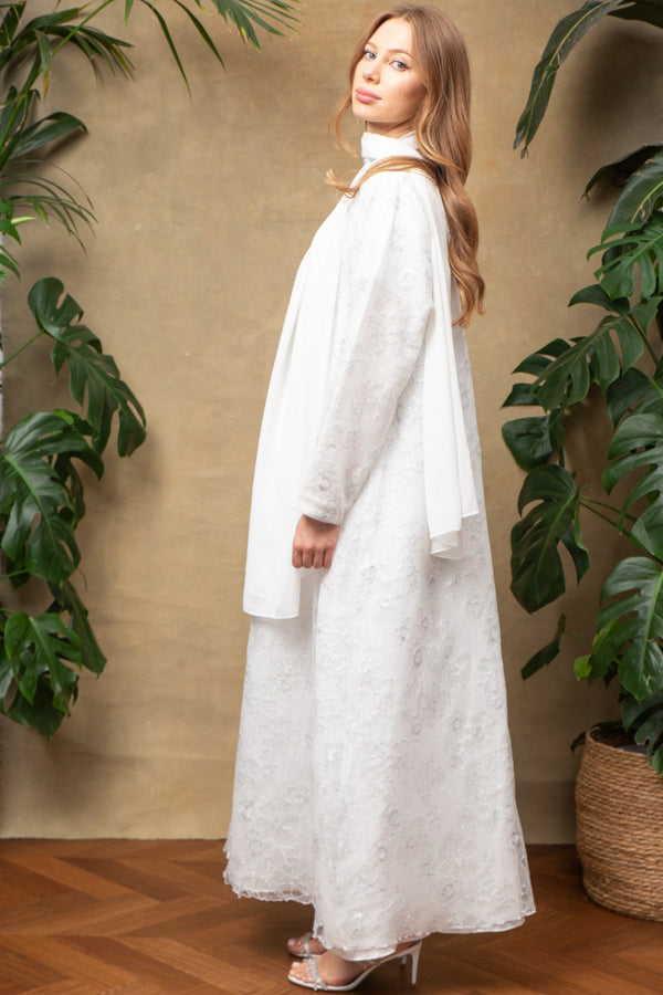 Lina in White Abaya