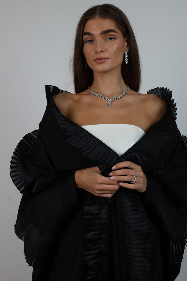 Peonne Abaya in Black