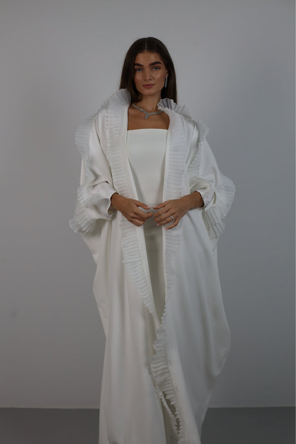 Peonne Abaya in White