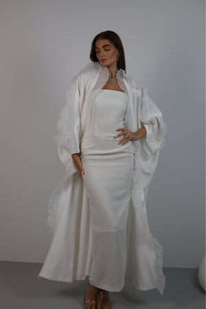 Peonne Abaya in White
